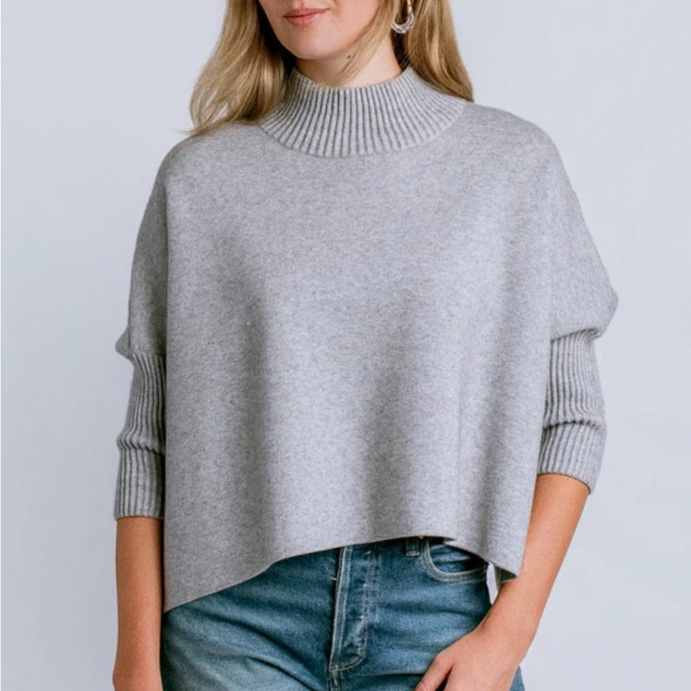 Kerisma cropped gray sweater includes tags!